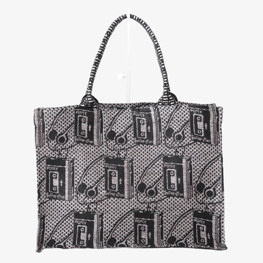 Pony Potable Cassette Player ジャカード ブックトートバッグ Silver / BBB-2185-26ms-c2